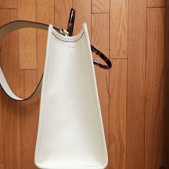 Fendi Medium Sunshine Tote Bag (White) - Picture 4 of 16